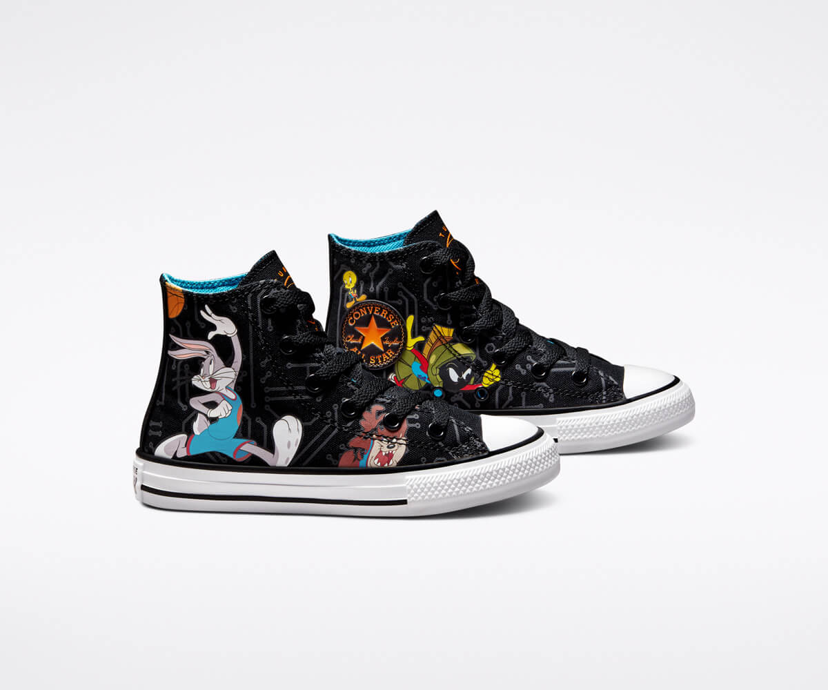 Las prendas indispensables de la colección Space Jam